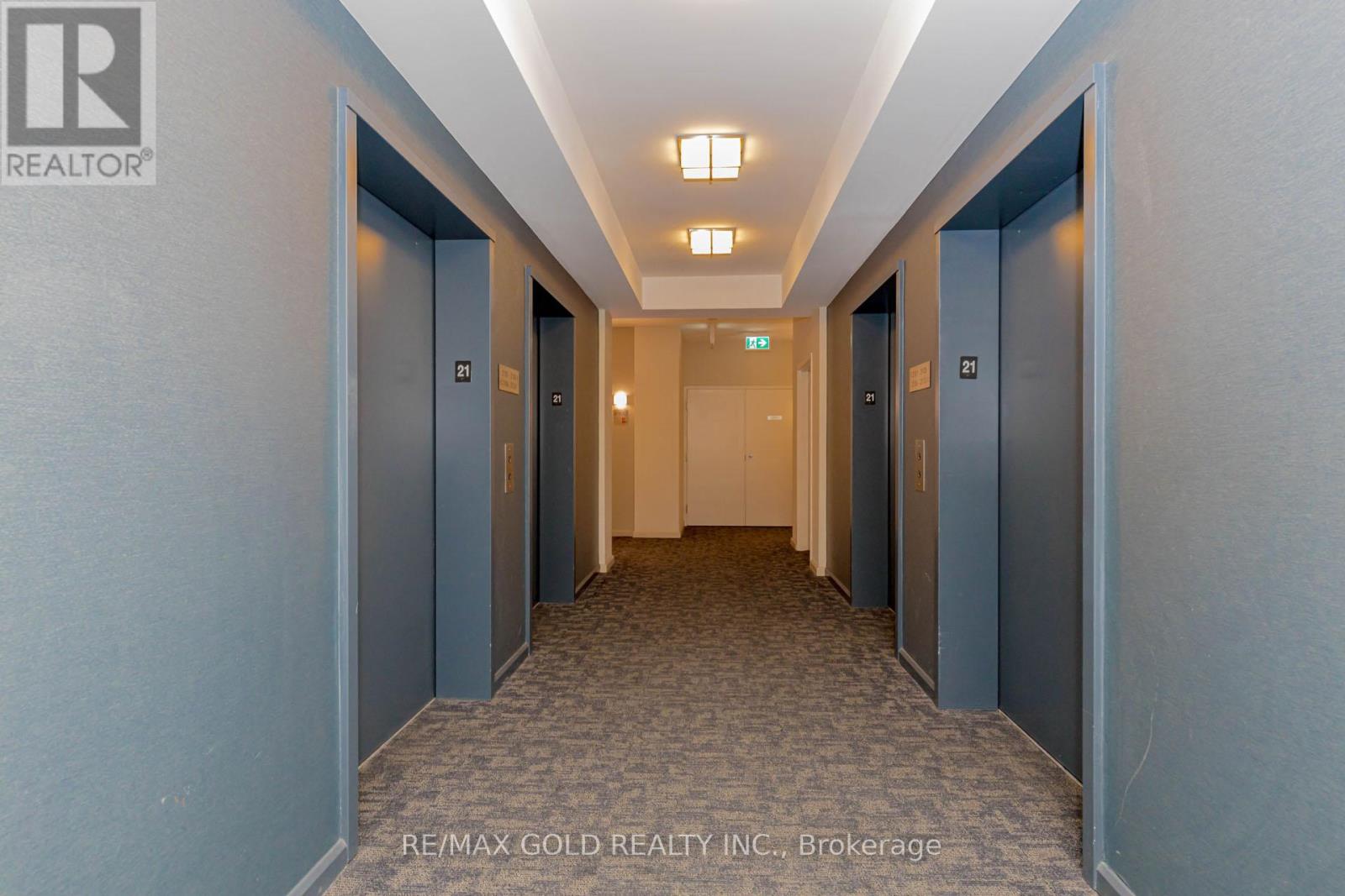 2102 - 220 Burnhamthorpe Road, Mississauga, Ontario  L5B 4N4 - Photo 9 - W12889688