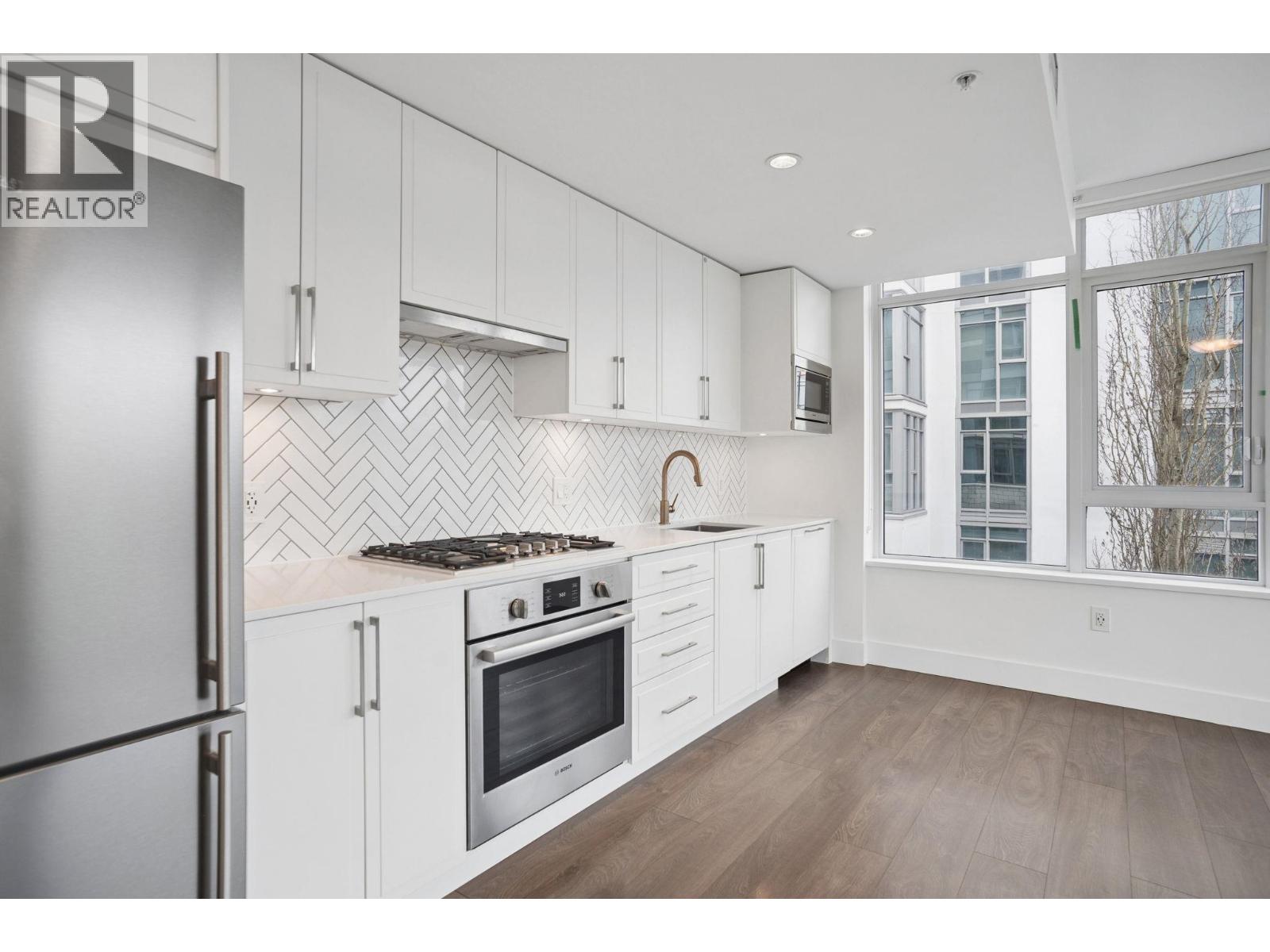 302 2455 Kingsway, Vancouver, British Columbia  V5R 5G8 - Photo 5 - R3100750