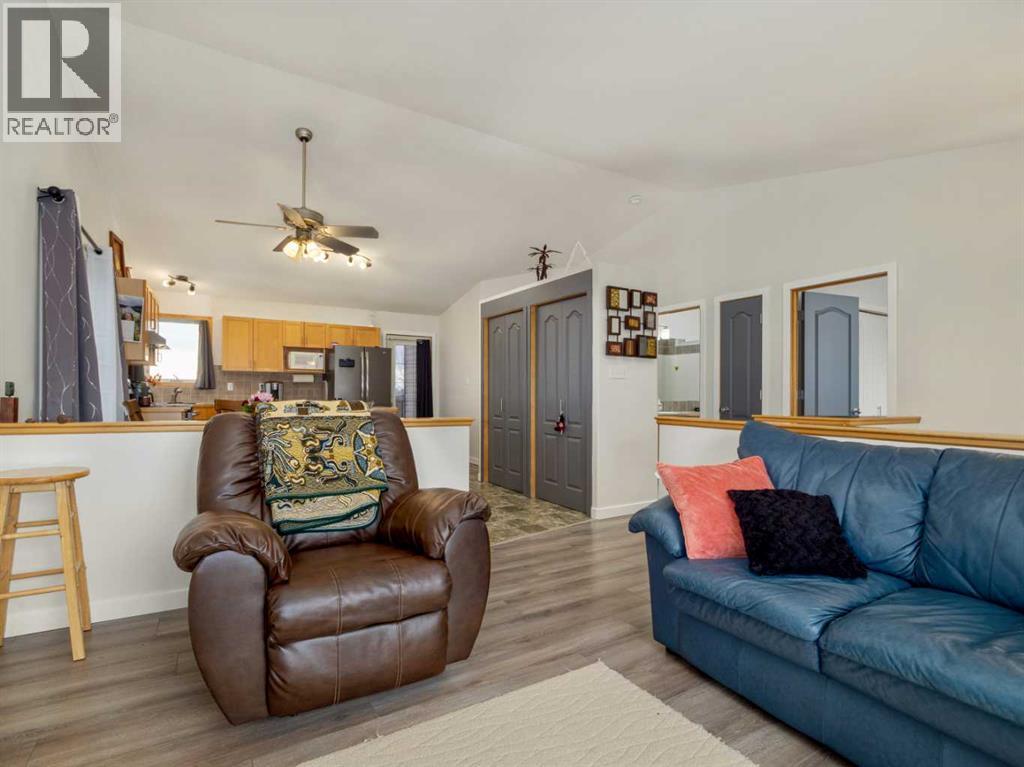 152 Blackfoot Circle W, Lethbridge, Alberta  T1K 7T4 - Photo 9 - A2294183