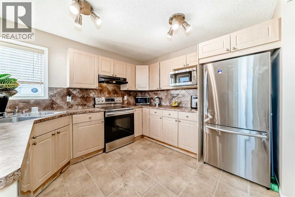 79 Saddlebrook Common Ne, Calgary, Alberta  T3J 0J6 - Photo 5 - A2287147