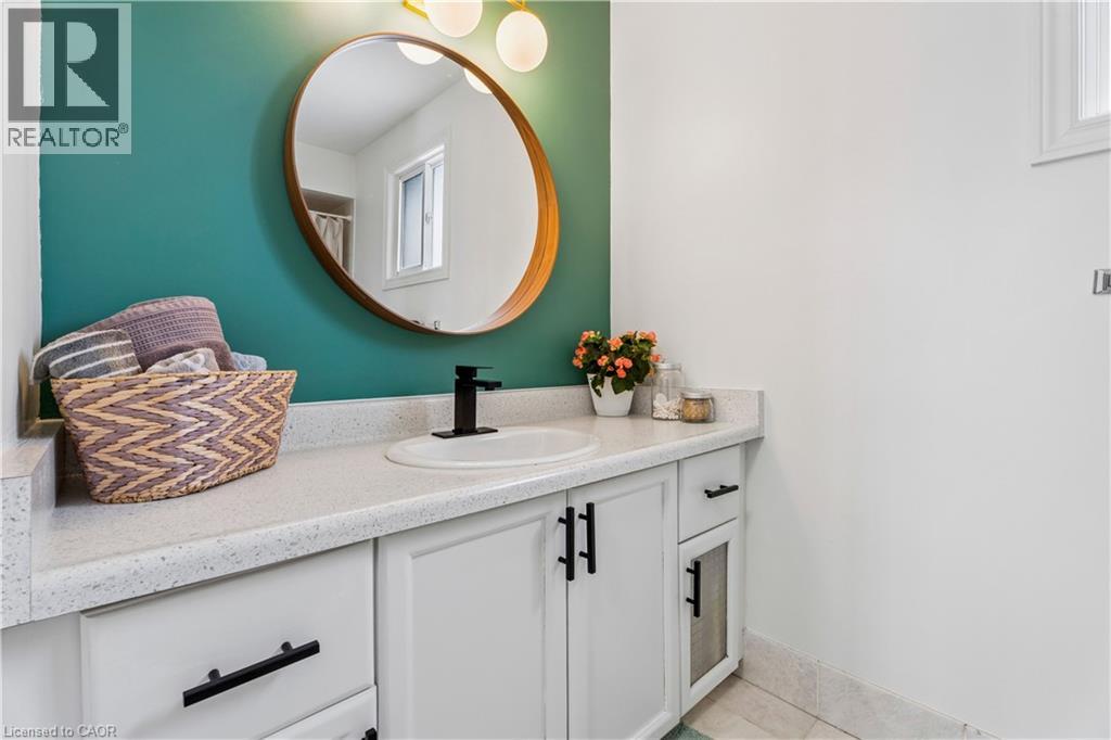 18 Marisa Court, Hamilton, Ontario  L9A 5E5 - Photo 24 - 40812852