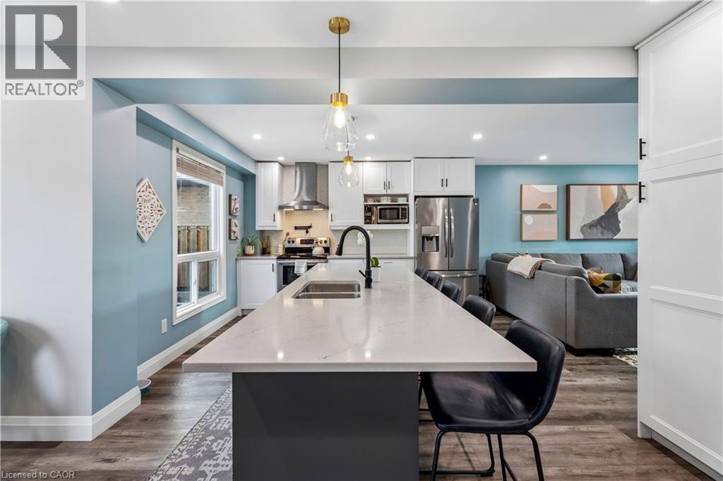 18 Marisa Court, Hamilton, Ontario  L9A 5E5 - Photo 4 - 40812852