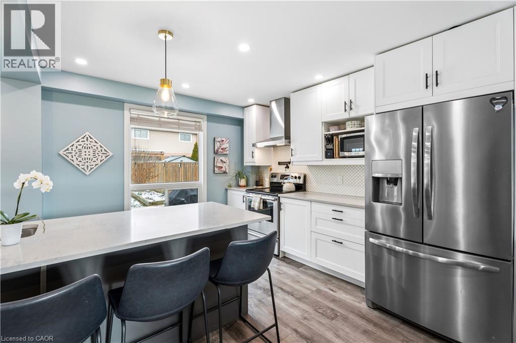 18 Marisa Court, Hamilton, Ontario  L9A 5E5 - Photo 7 - 40812852