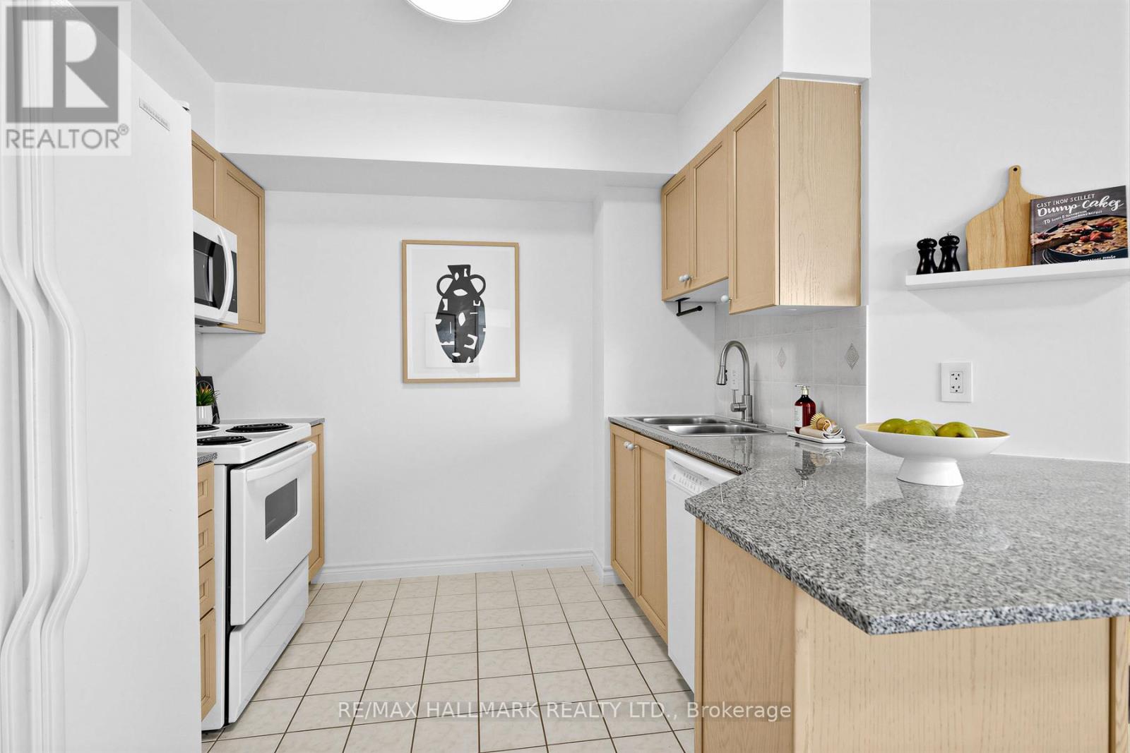 211 - 1730 Eglinton Avenue E, Toronto (Victoria Village), Ontario  M4A 1J7 - Photo 17 - C12893234