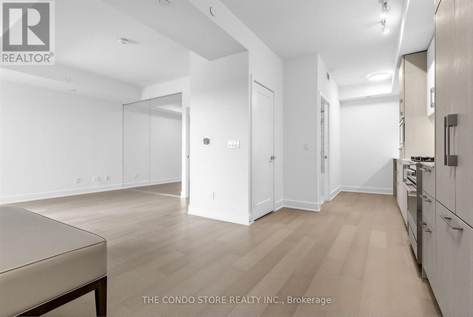 606 - 8 Manor Road W, Toronto, Ontario  M4S 0E6 - Photo 2 - C12745944