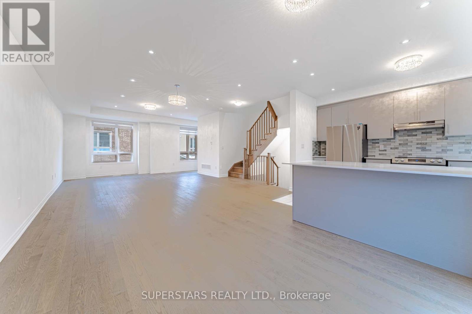 63 Massachusetts Lane, Markham, Ontario  L6E 0V6 - Photo 3 - N12893248