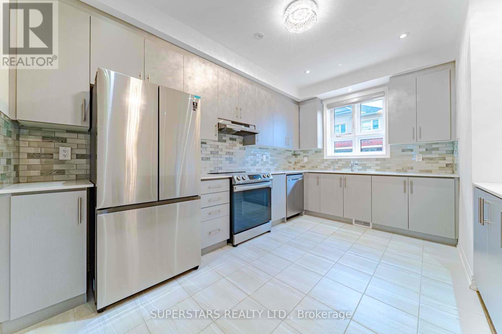 63 Massachusetts Lane, Markham, Ontario  L6E 0V6 - Photo 5 - N12893248