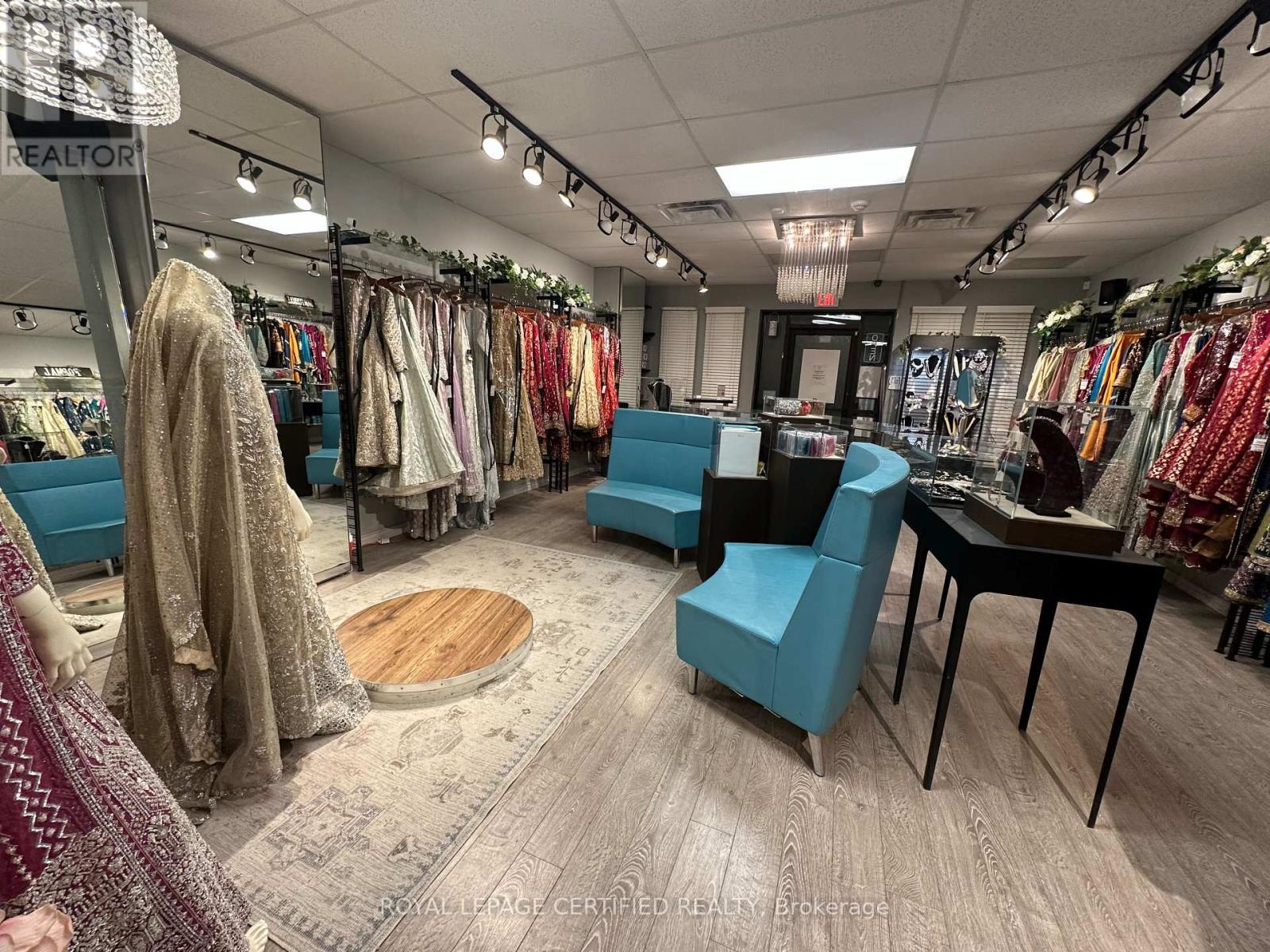 2 - 525 Thompson Road, Milton (Cl Clarke), Ontario  L9T 7Z1 - Photo 2 - W12893186