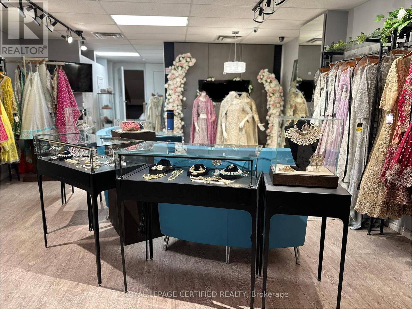 2 - 525 Thompson Road, Milton (Cl Clarke), Ontario  L9T 7Z1 - Photo 3 - W12893186