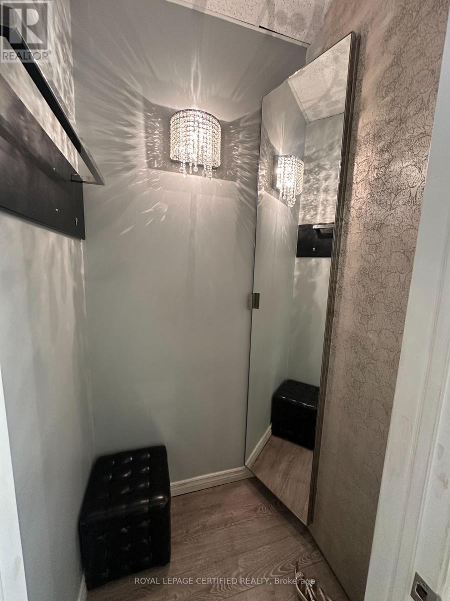 2 - 525 Thompson Road, Milton (Cl Clarke), Ontario  L9T 7Z1 - Photo 5 - W12893186