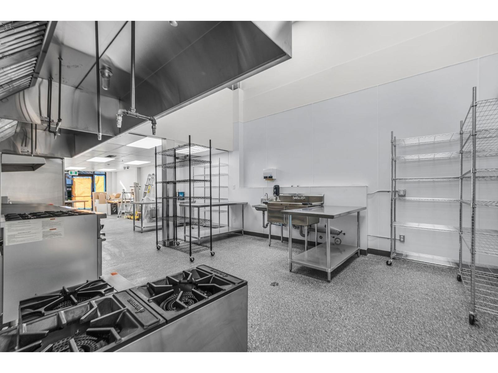 104 12889 84 Avenue, Surrey, British Columbia  V3W 0K5 - Photo 4 - C8076204