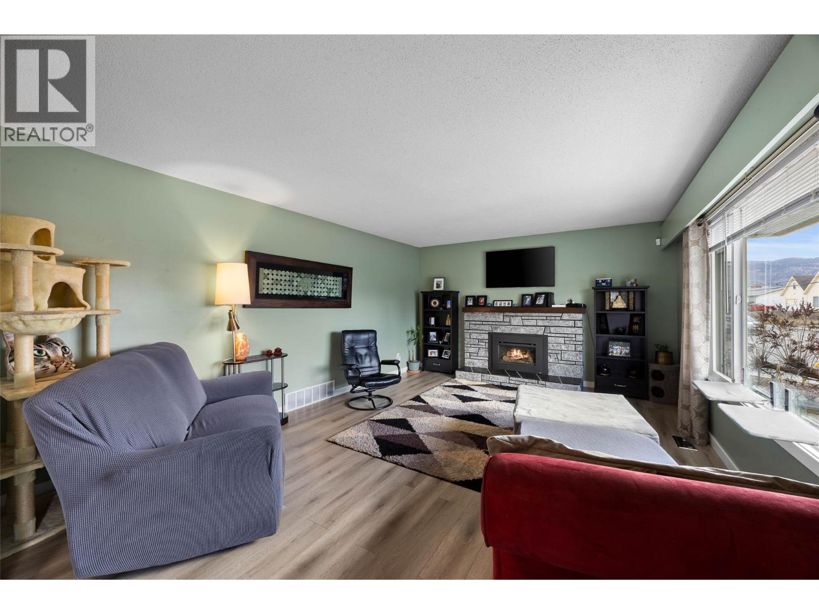 1020 7th Street, Kamloops, British Columbia  V2B 2W8 - Photo 12 - 10379554