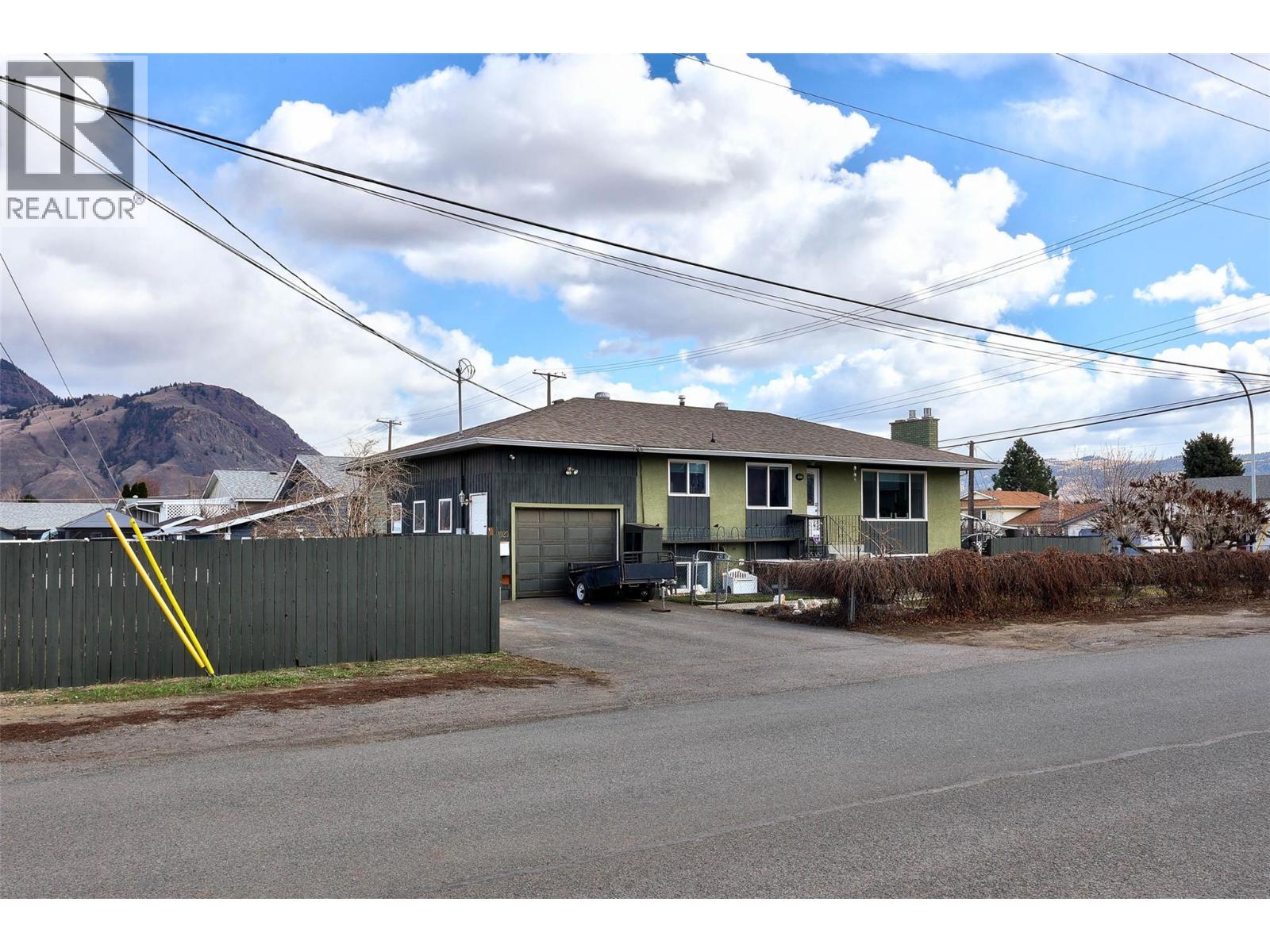 1020 7th Street, Kamloops, British Columbia  V2B 2W8 - Photo 2 - 10379554