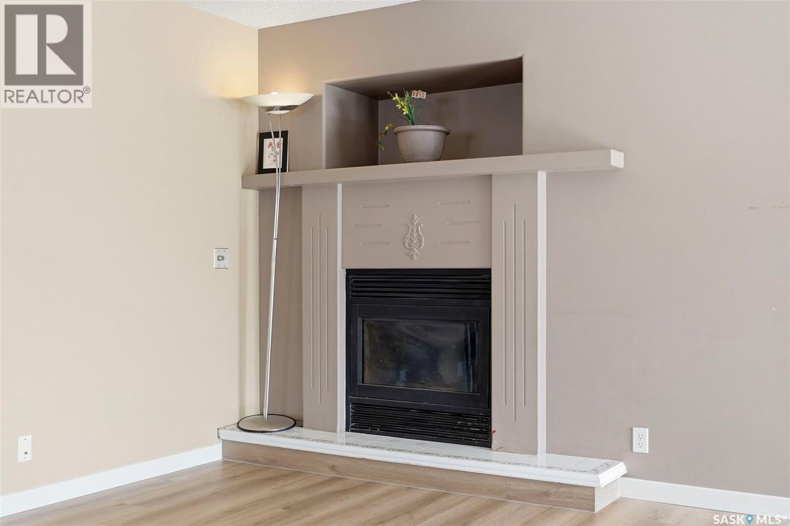 126 Hall Crescent, Saskatoon, Saskatchewan  S7L 7G6 - Photo 2 - SK030646