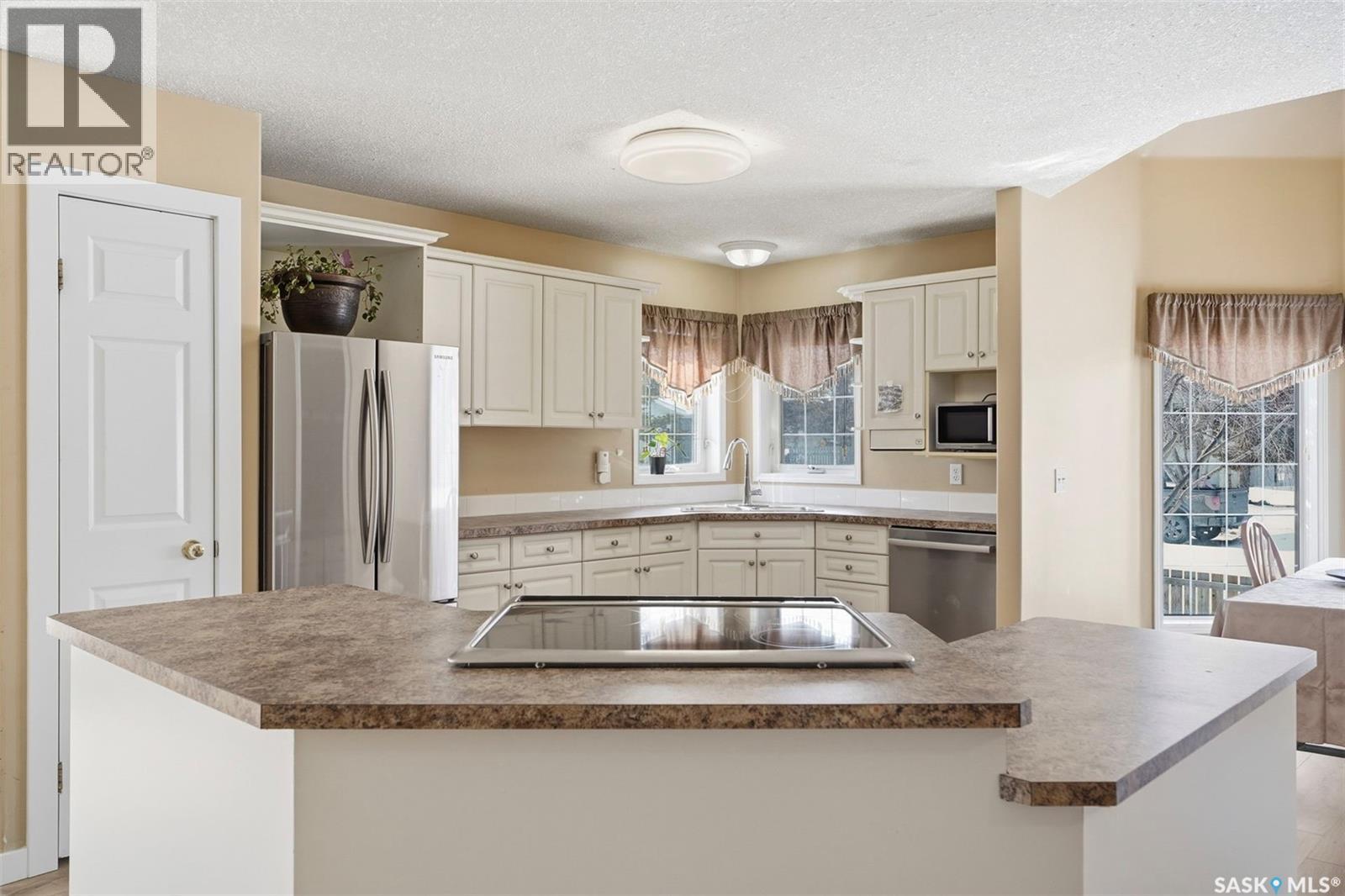 126 Hall Crescent, Saskatoon, Saskatchewan  S7L 7G6 - Photo 5 - SK030646