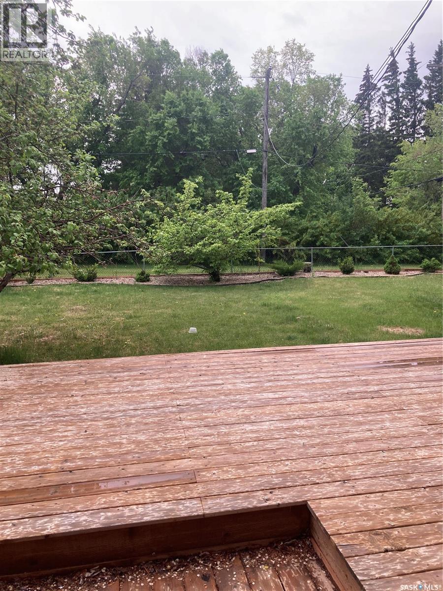 17 4th Avenue E, Neilburg, Saskatchewan  S0M 2C0 - Photo 18 - SK030596