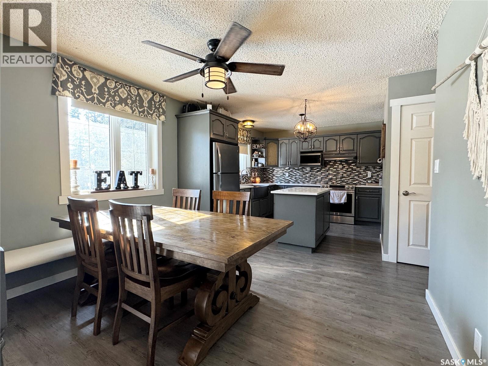 17 4th Avenue E, Neilburg, Saskatchewan  S0M 2C0 - Photo 3 - SK030596