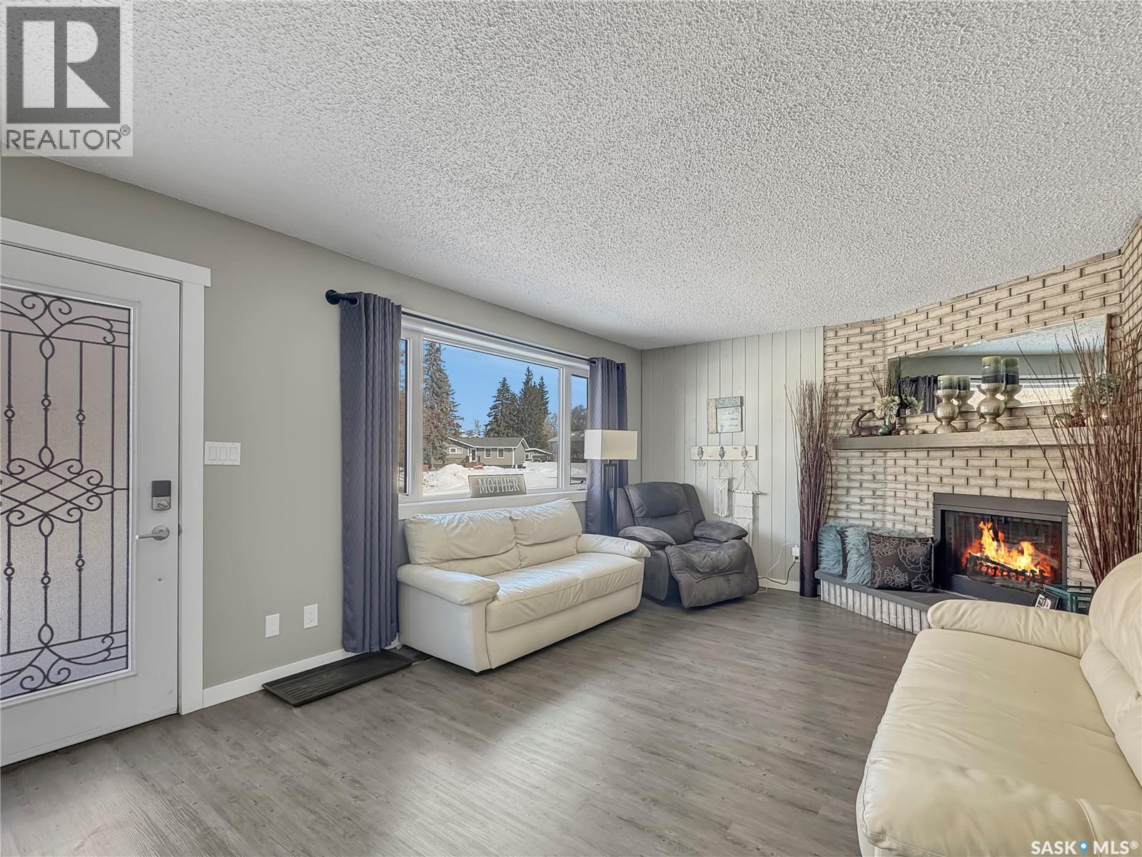 17 4th Avenue E, Neilburg, Saskatchewan  S0M 2C0 - Photo 6 - SK030596