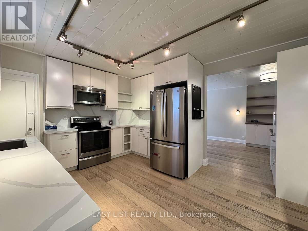 28 Inverleigh Drive, Toronto, Ontario  M8Y 3E3 - Photo 16 - W12863854