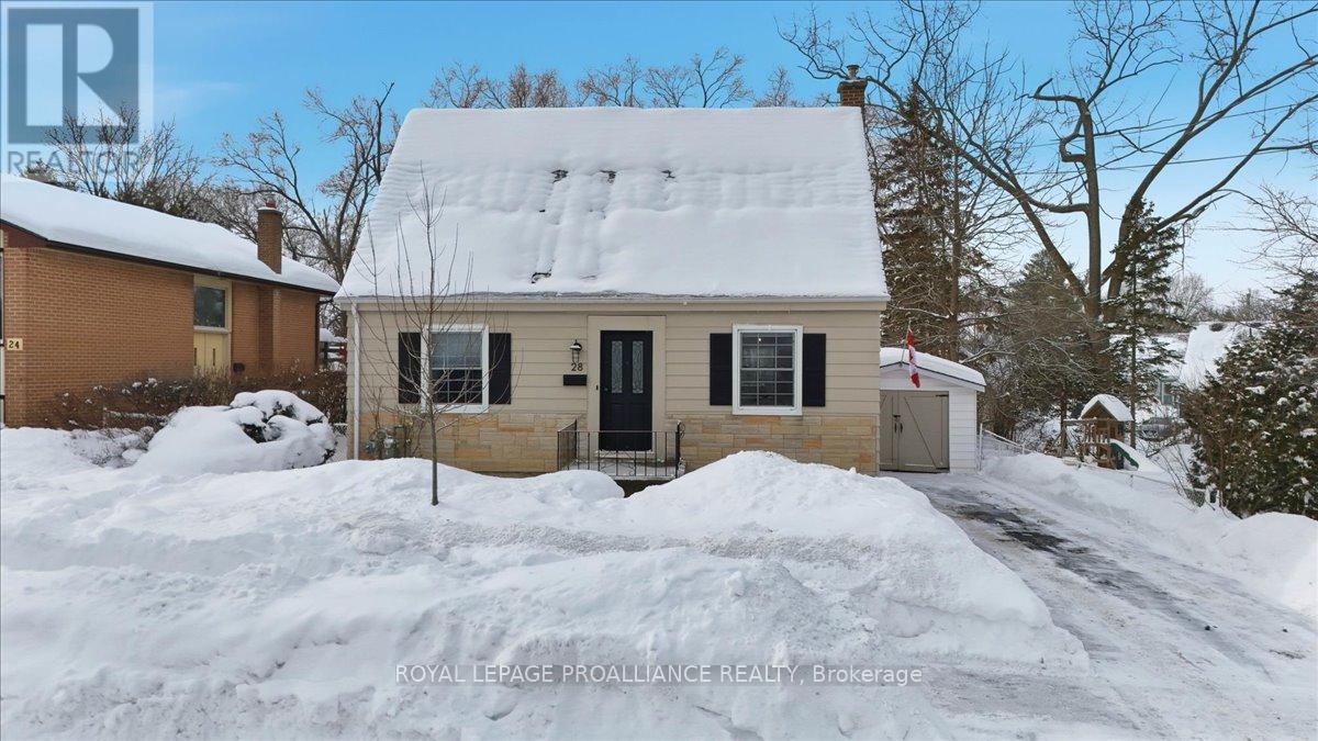 28 FAIRWAY AVENUE, Belleville, Ontario