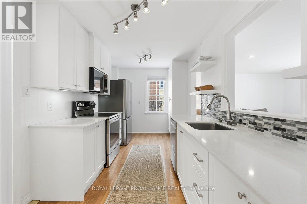 28 Fairway Avenue, Belleville, Ontario  K8N 4B3 - Photo 6 - X12893318