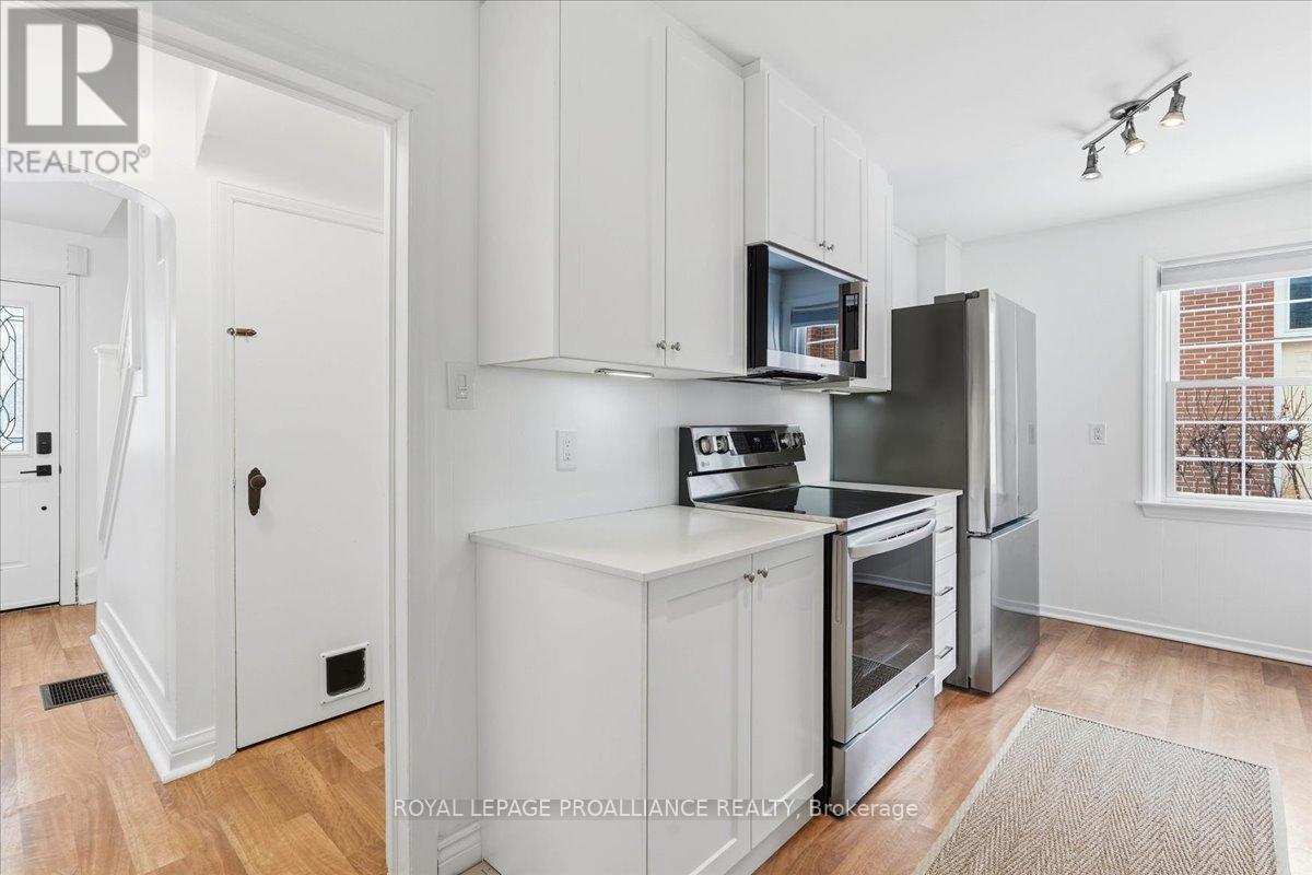 28 Fairway Avenue, Belleville, Ontario  K8N 4B3 - Photo 7 - X12893318