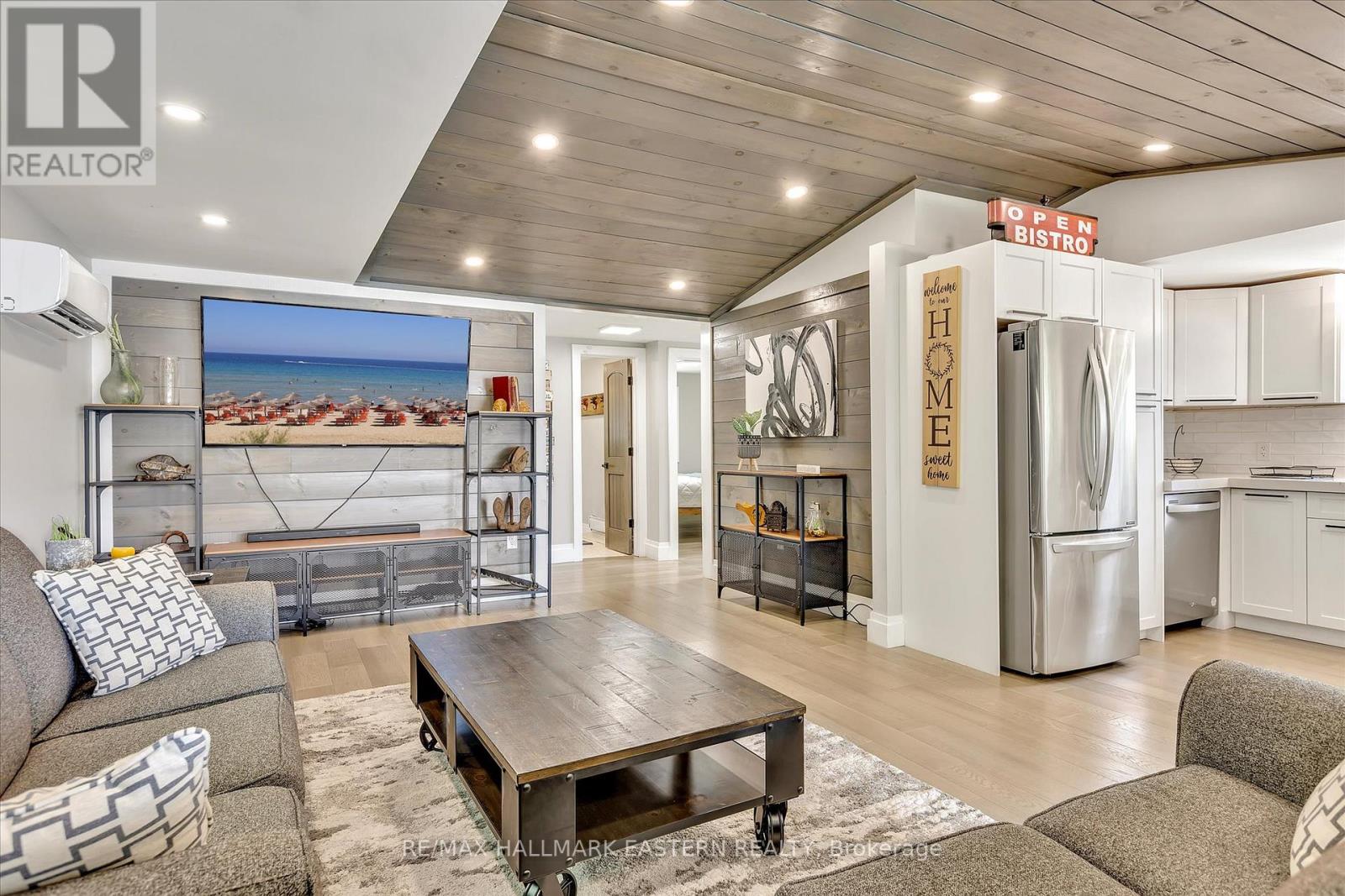 504 Pine Point Lane, Madoc, Ontario  K0K 2K0 - Photo 11 - X12893366