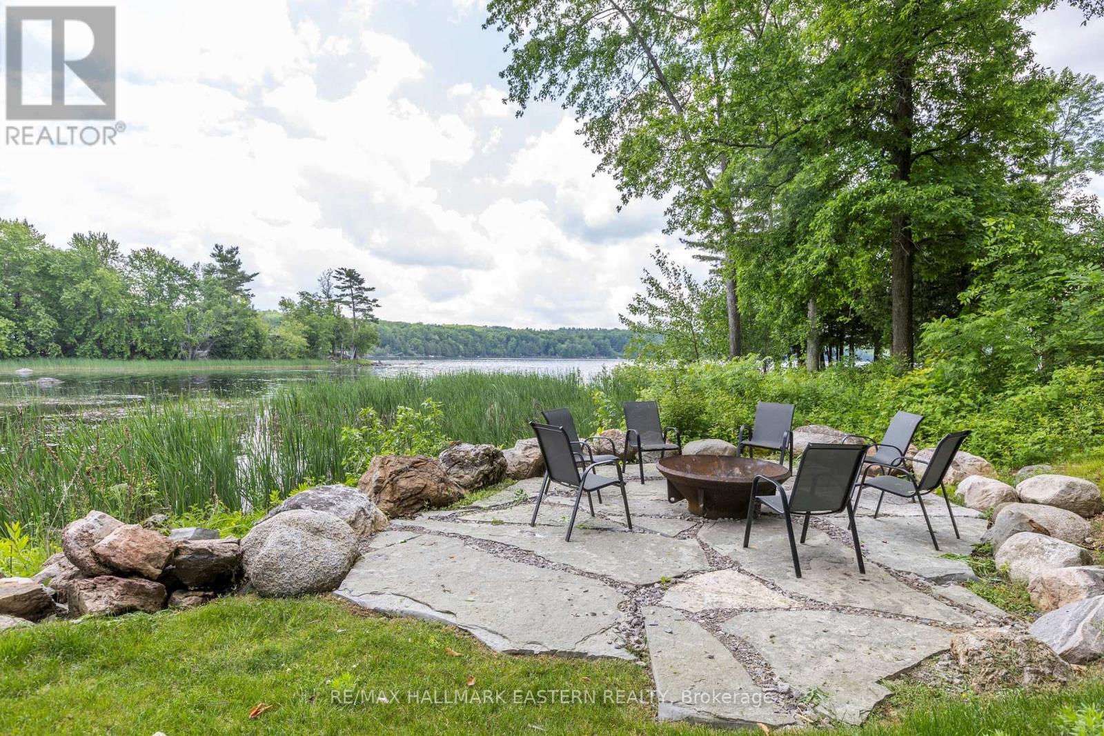 504 Pine Point Lane, Madoc, Ontario  K0K 2K0 - Photo 6 - X12893366