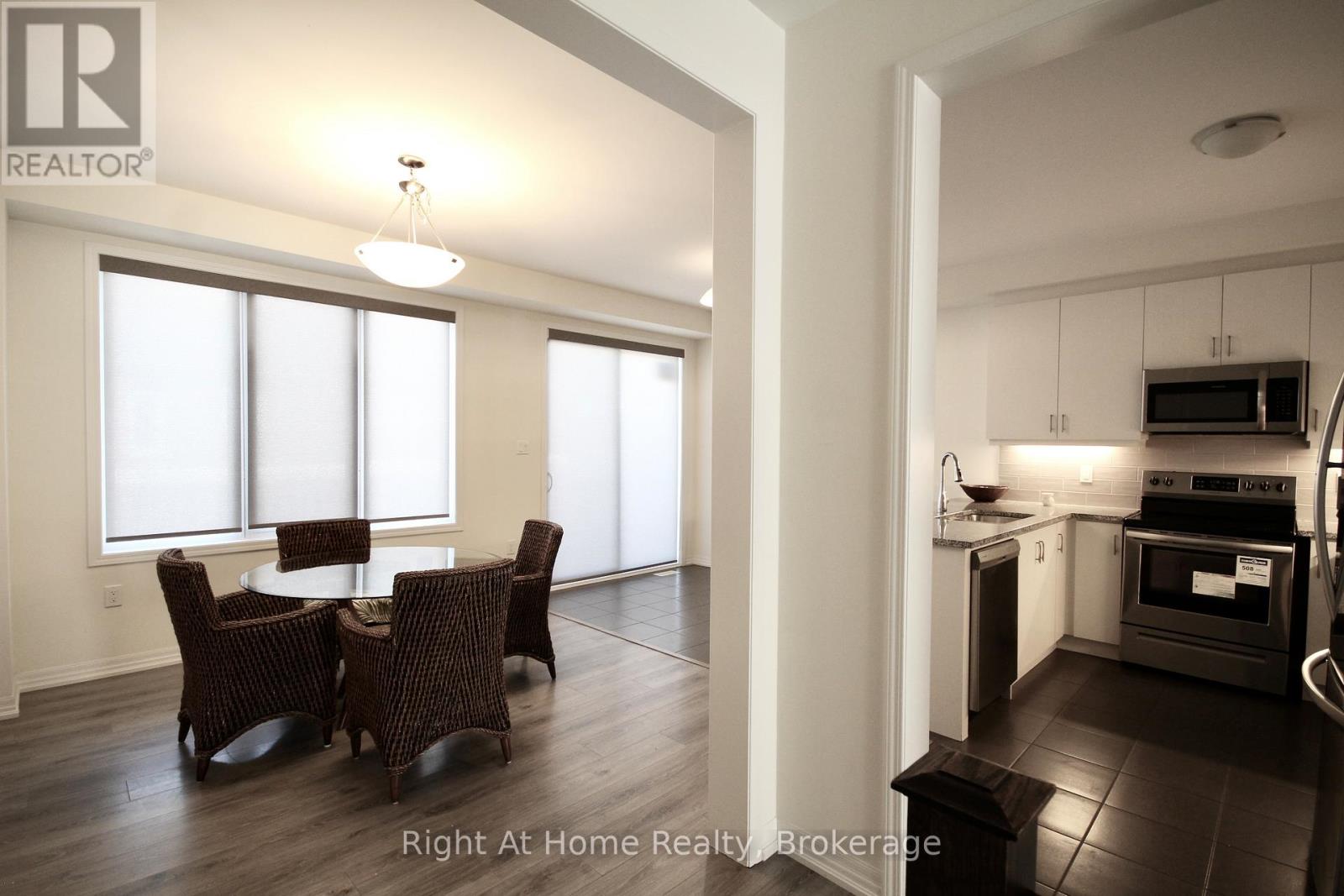 119 Stork Street, Oakville, Ontario  L6H 7C8 - Photo 10 - W12441085