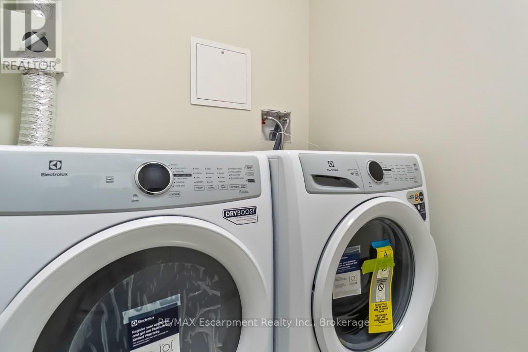 201 - 123 Maurice Drive, Oakville, Ontario  L6K 2W6 - Photo 27 - W12883416