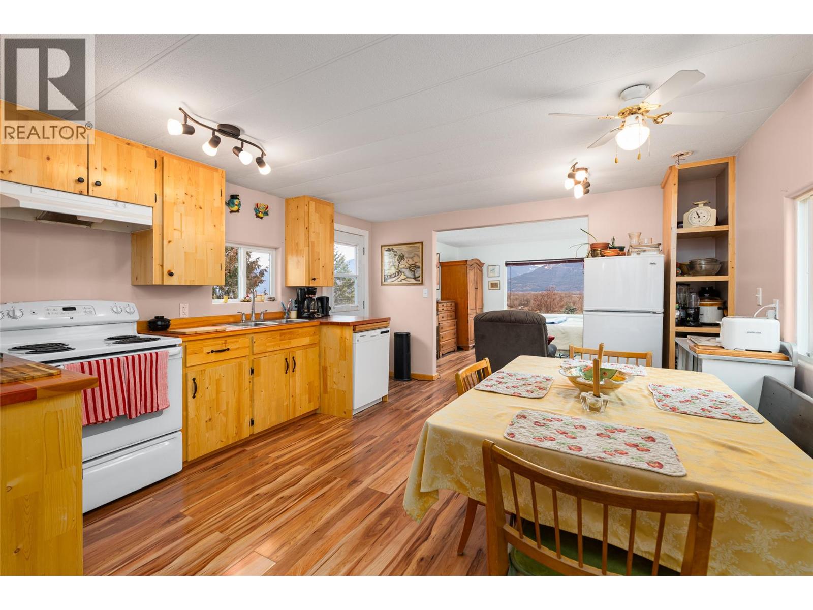 820 Packing Shed Road, Wynndel, British Columbia  V0B 2N2 - Photo 16 - 10379740