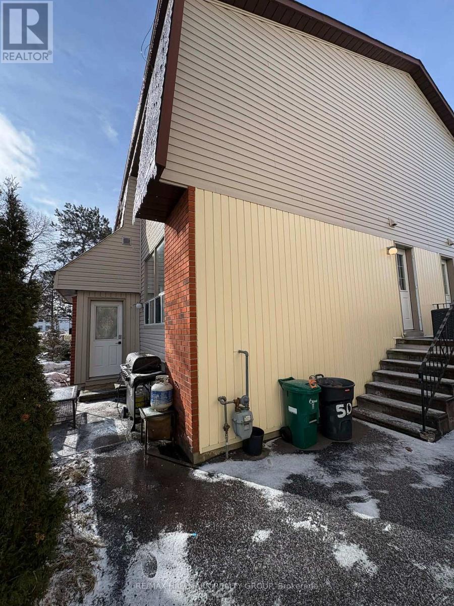 78 - 5d Sonnet Crescent, Ottawa, Ontario  K2H 8W8 - Photo 2 - X12893412
