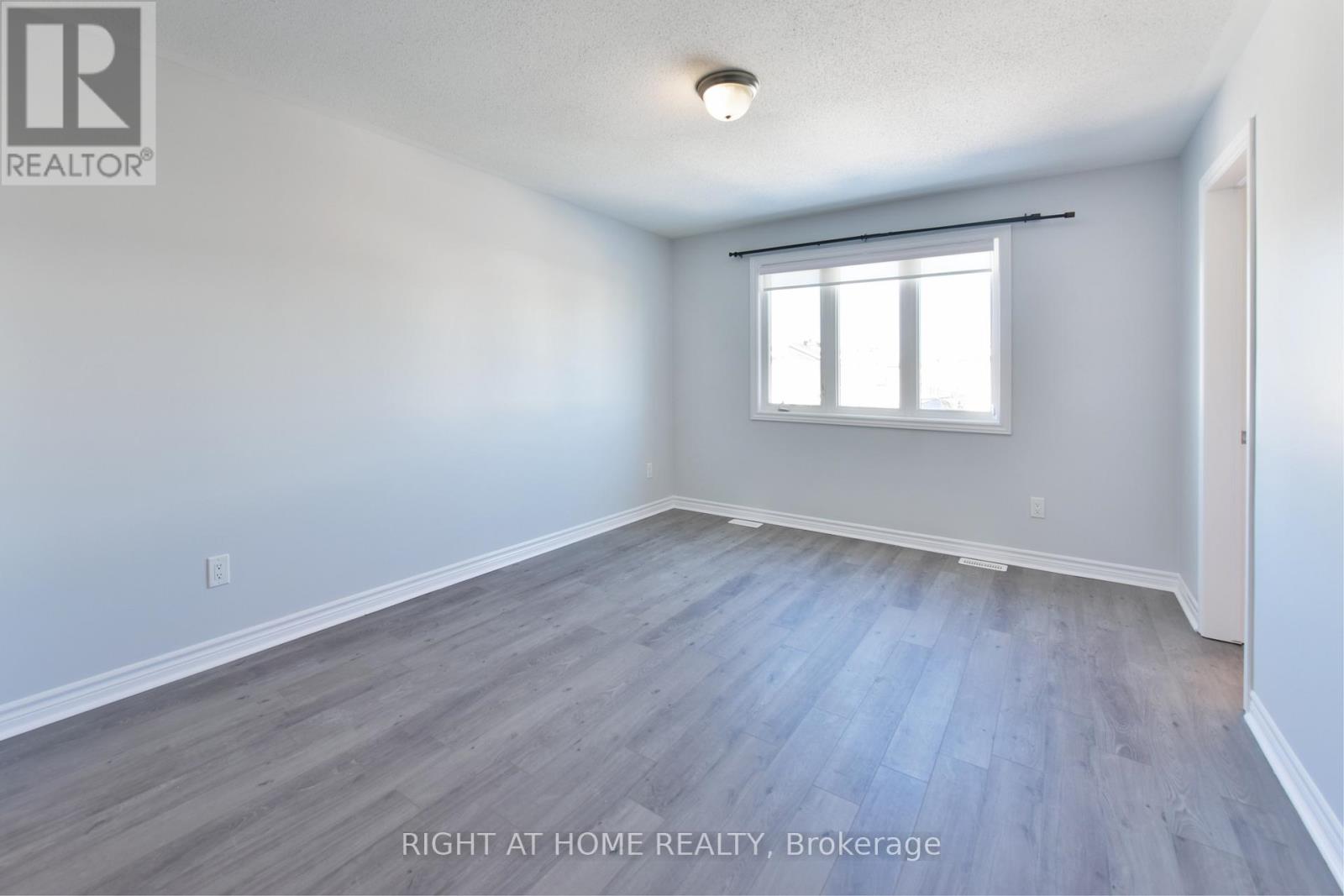 598 Malahat Way, Ottawa, Ontario  K2V 0J7 - Photo 15 - X12893468