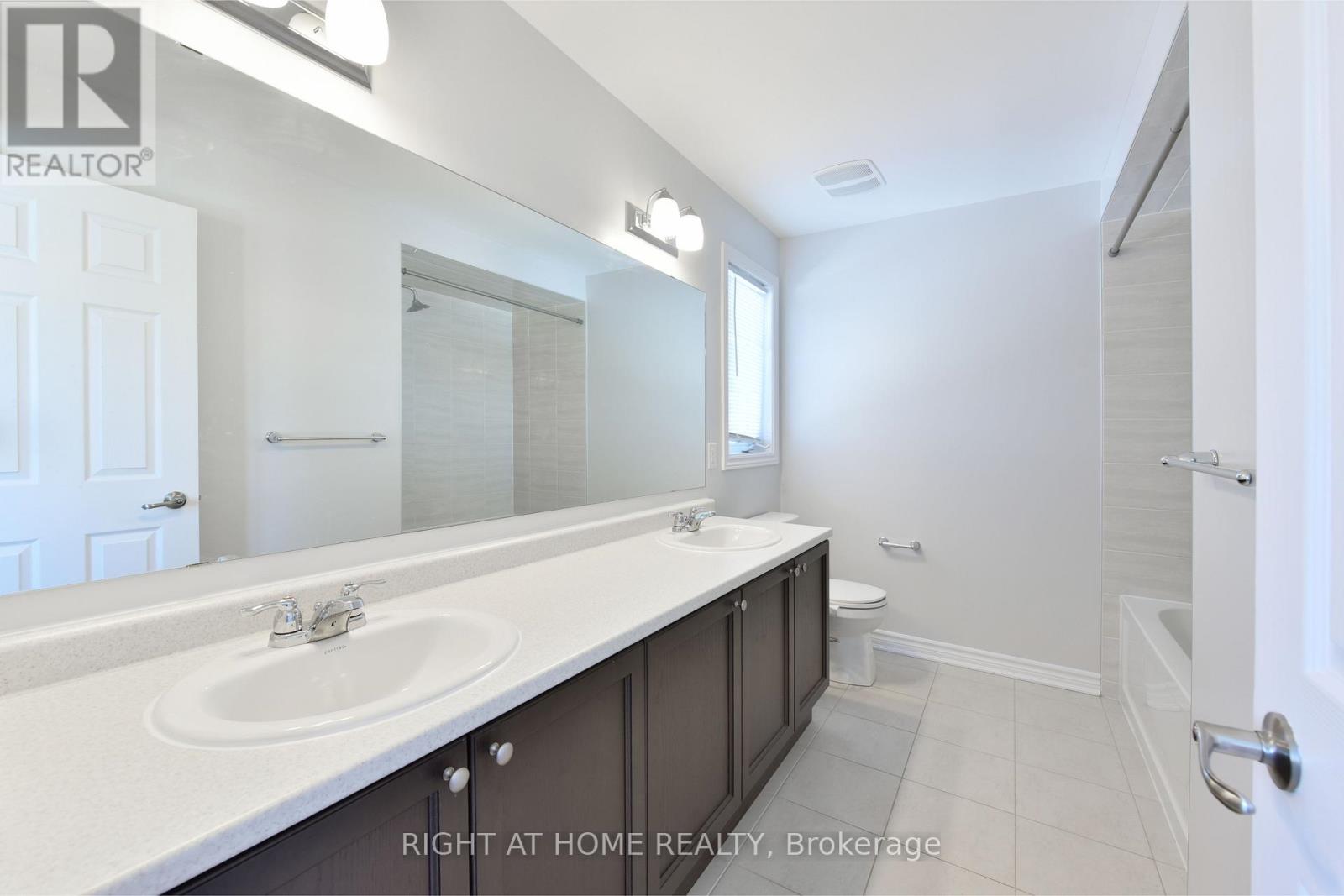 598 Malahat Way, Ottawa, Ontario  K2V 0J7 - Photo 18 - X12893468