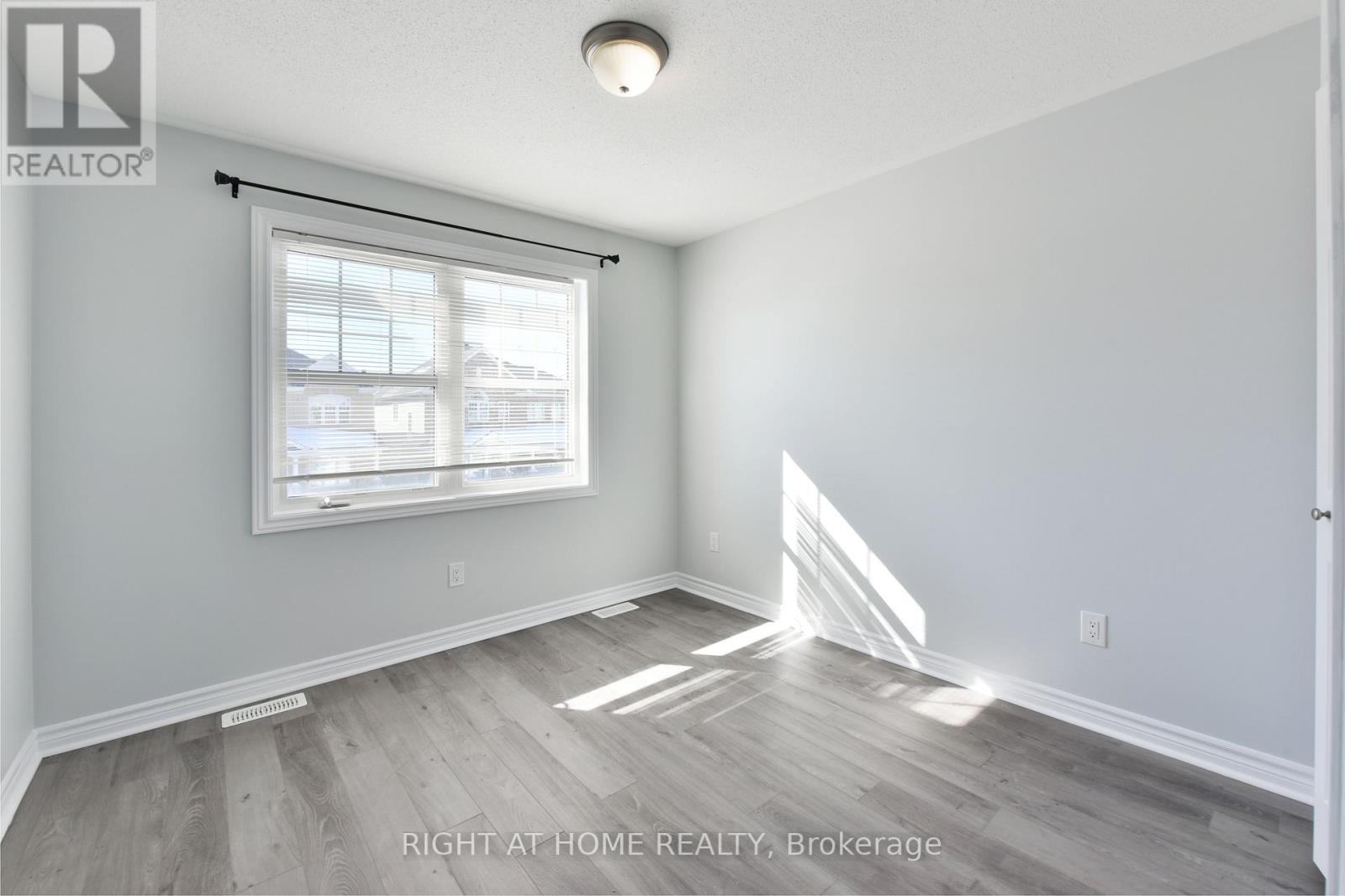 598 Malahat Way, Ottawa, Ontario  K2V 0J7 - Photo 19 - X12893468