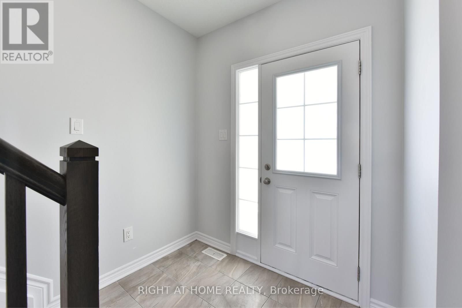 598 Malahat Way, Ottawa, Ontario  K2V 0J7 - Photo 4 - X12893468