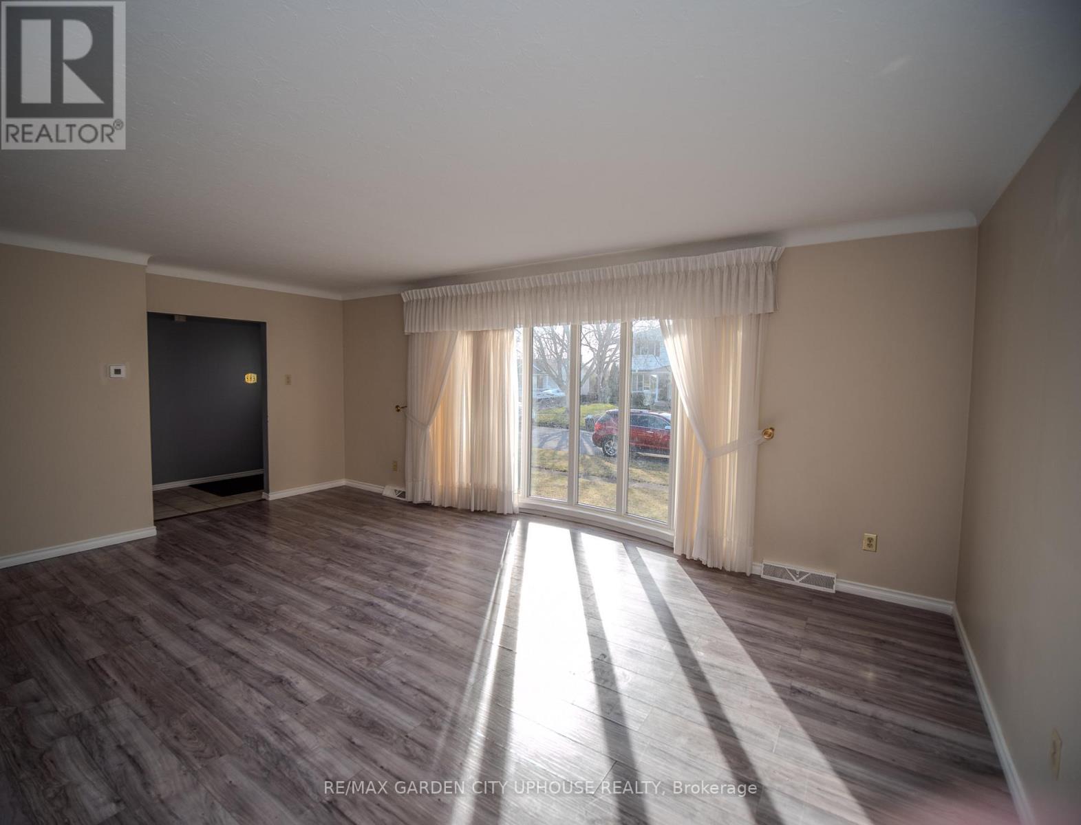 4430 Dovewood Drive, Niagara Falls (Morrison), Ontario  L2E 6M1 - Photo 2 - X12893402