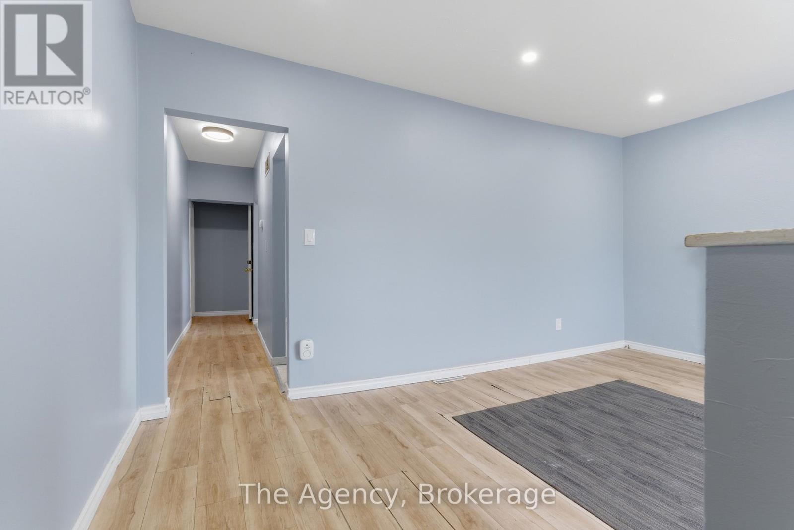 880 Lawrence Avenue, Hamilton (Rosedale), Ontario  L8K 2A3 - Photo 7 - X12893418