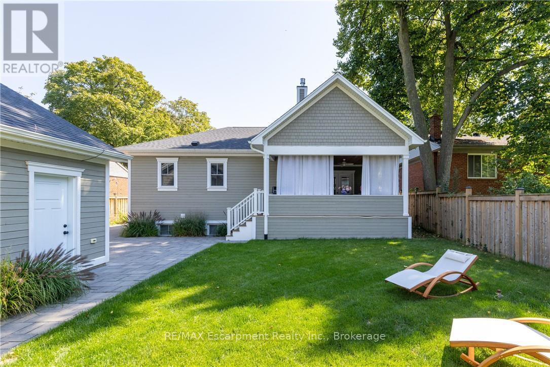 2195 Courtland Drive, Burlington (Brant), Ontario  L7R 1S2 - Photo 29 - W12893276