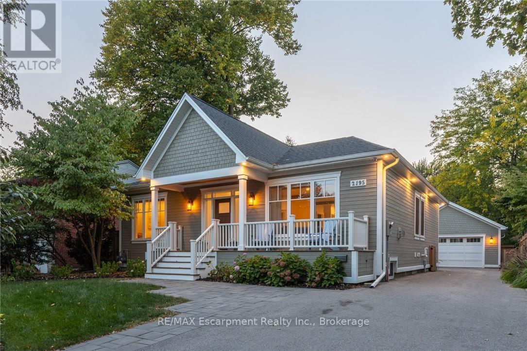 2195 Courtland Drive, Burlington (Brant), Ontario  L7R 1S2 - Photo 35 - W12893276