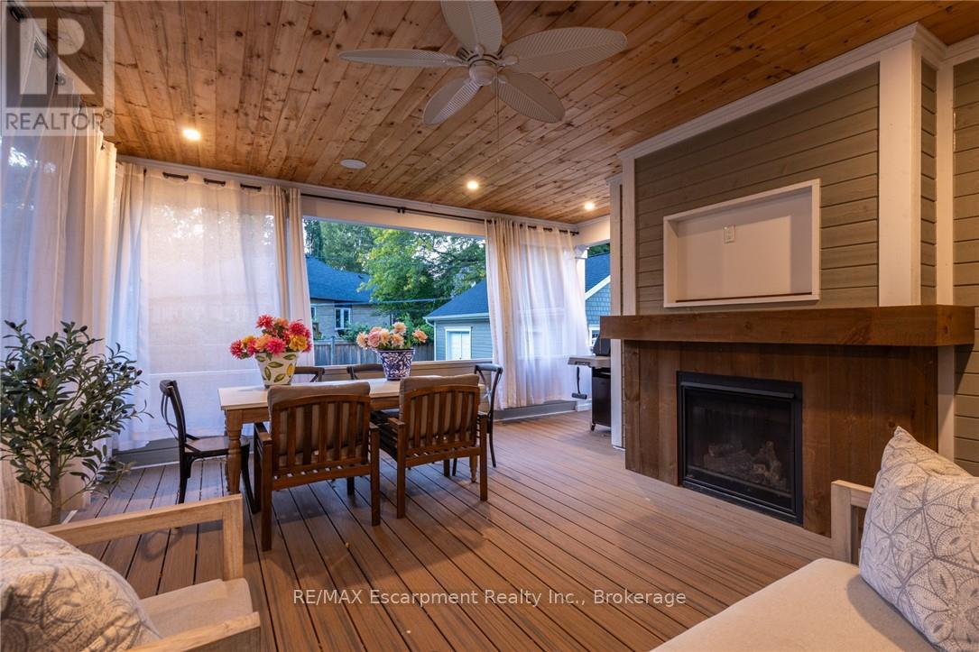 2195 Courtland Drive, Burlington (Brant), Ontario  L7R 1S2 - Photo 39 - W12893276