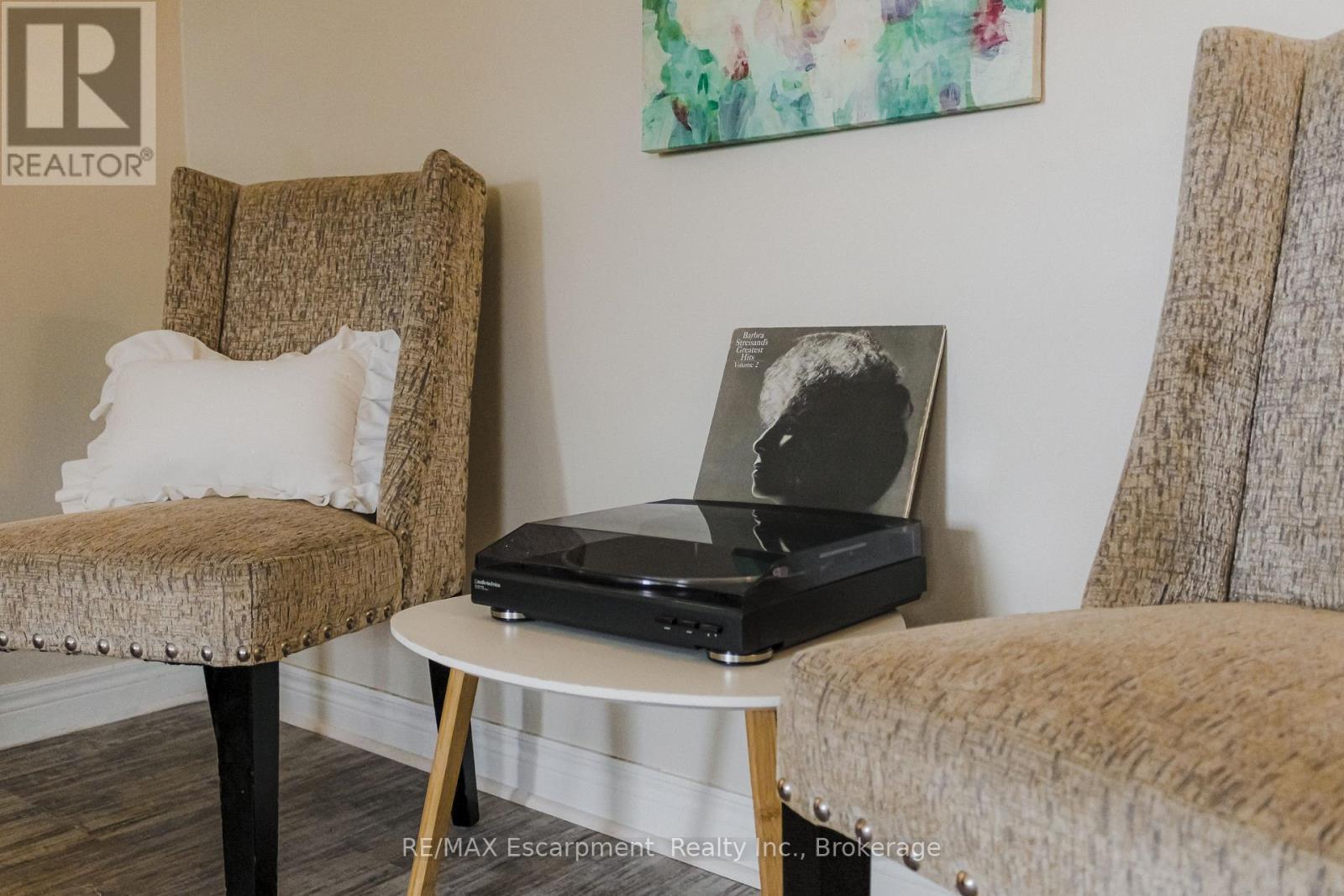 203 - 485 Thorold Road, Welland (Prince Charles), Ontario  L3C 3X1 - Photo 11 - X12893296