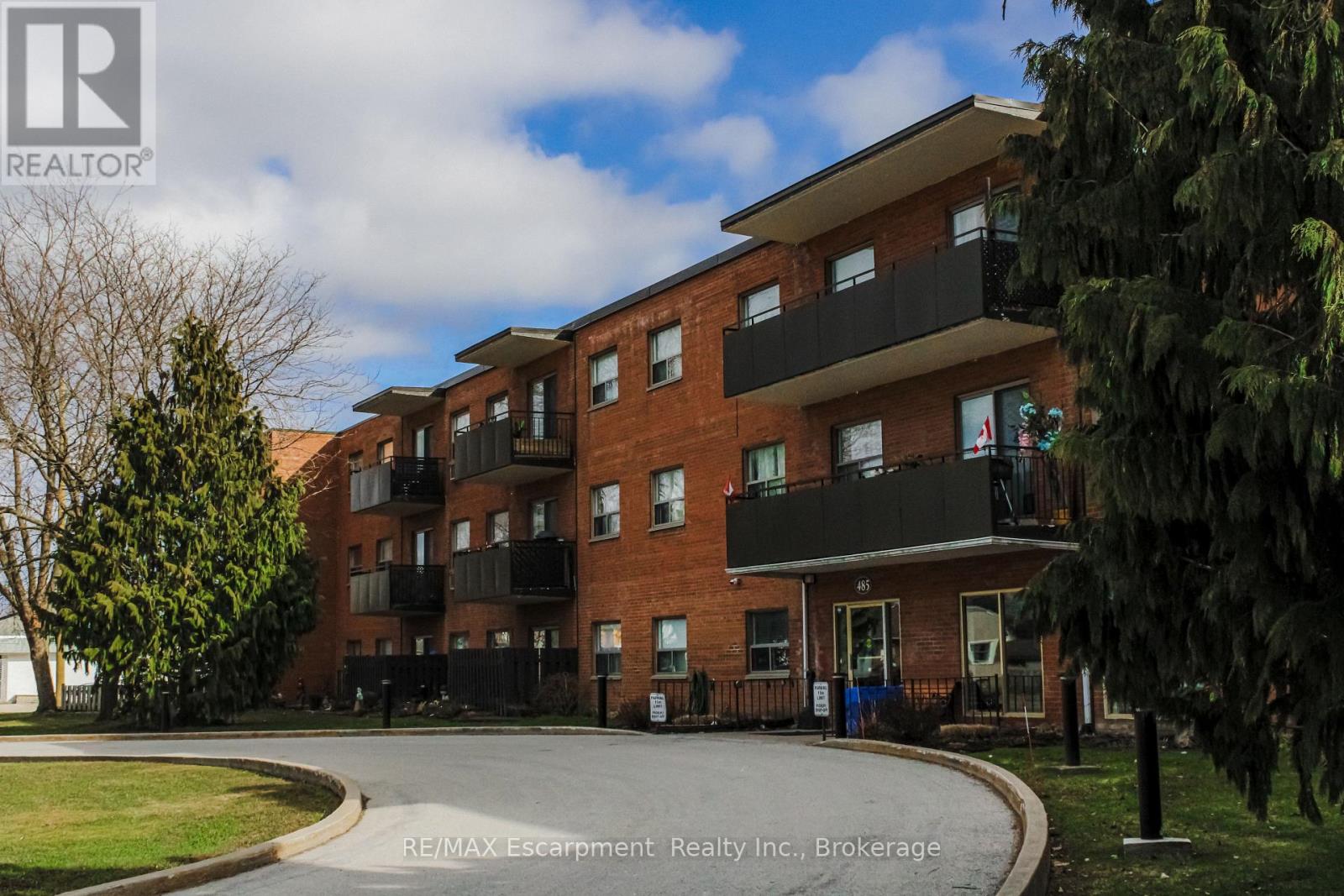 203 - 485 Thorold Road, Welland (Prince Charles), Ontario  L3C 3X1 - Photo 2 - X12893296