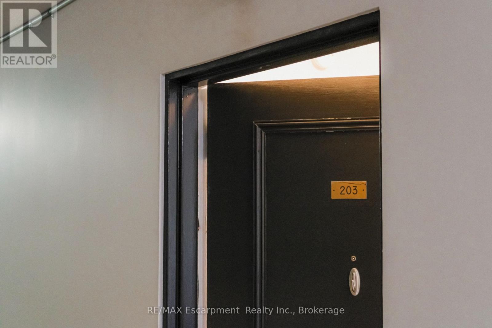 203 - 485 Thorold Road, Welland (Prince Charles), Ontario  L3C 3X1 - Photo 23 - X12893296