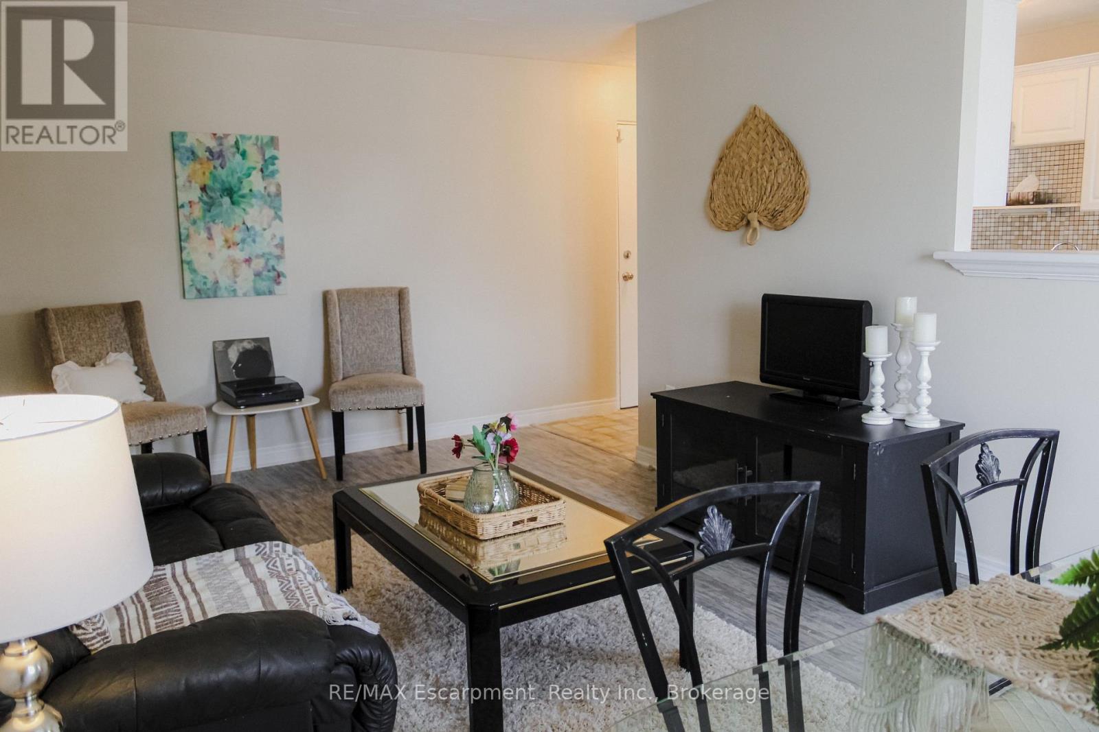 203 - 485 Thorold Road, Welland (Prince Charles), Ontario  L3C 3X1 - Photo 7 - X12893296