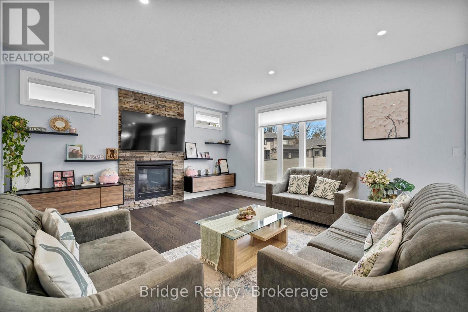 161 Hemlock Street, Woodstock (Woodstock - North), Ontario  N4S 0E4 - Photo 10 - X12893324