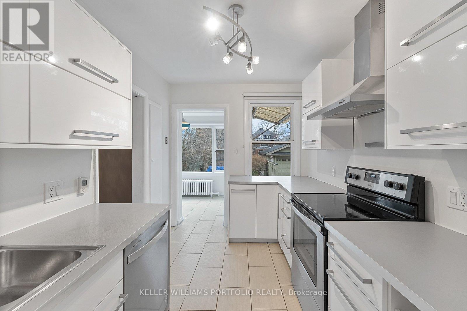 145 Glengrove Avenue W, Toronto, Ontario  M4R 1P1 - Photo 19 - C12827106