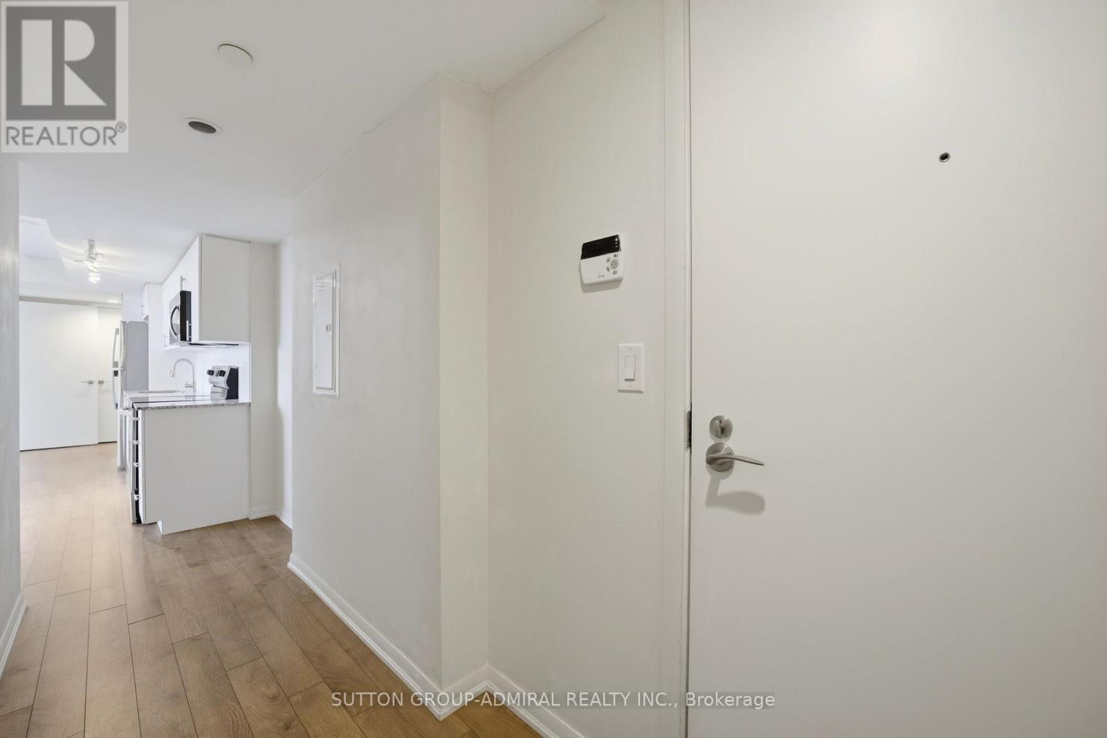 908 - 3091 Dufferin Street, Toronto, Ontario  M6A 0C4 - Photo 4 - W12828358