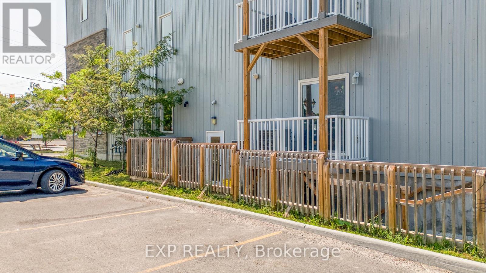 17 Moore Street, Carleton Place, Ontario  K7C 2R4 - Photo 12 - X12295393