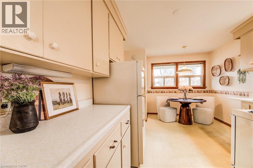 25 Dietz Avenue S, Waterloo, Ontario  N2L 2J7 - Photo 15 - 40812914